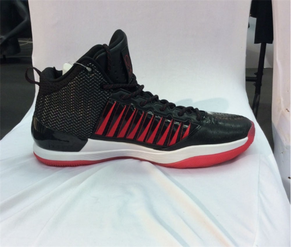 Li Ning Wade All In Team 5 Mid Professional Basketball Shoes - Black/Red