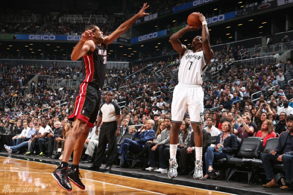 Basketball gods shine on Heat's Shane Battier's long-range shots