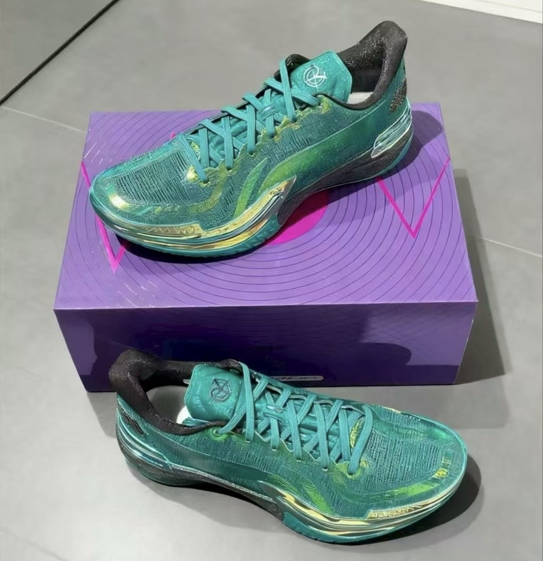 LiNing 2025 Gamma “Light Year”
